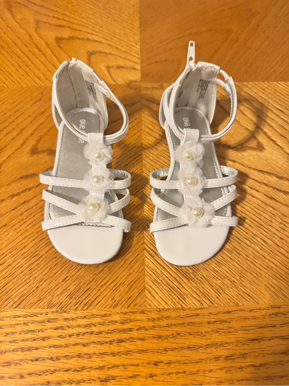 Okie Dokie White Girls' Strappy Pearl Flower Sandals - Kids Shoes